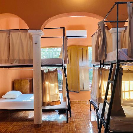 Alena Hostal 바야돌리드 외부 사진