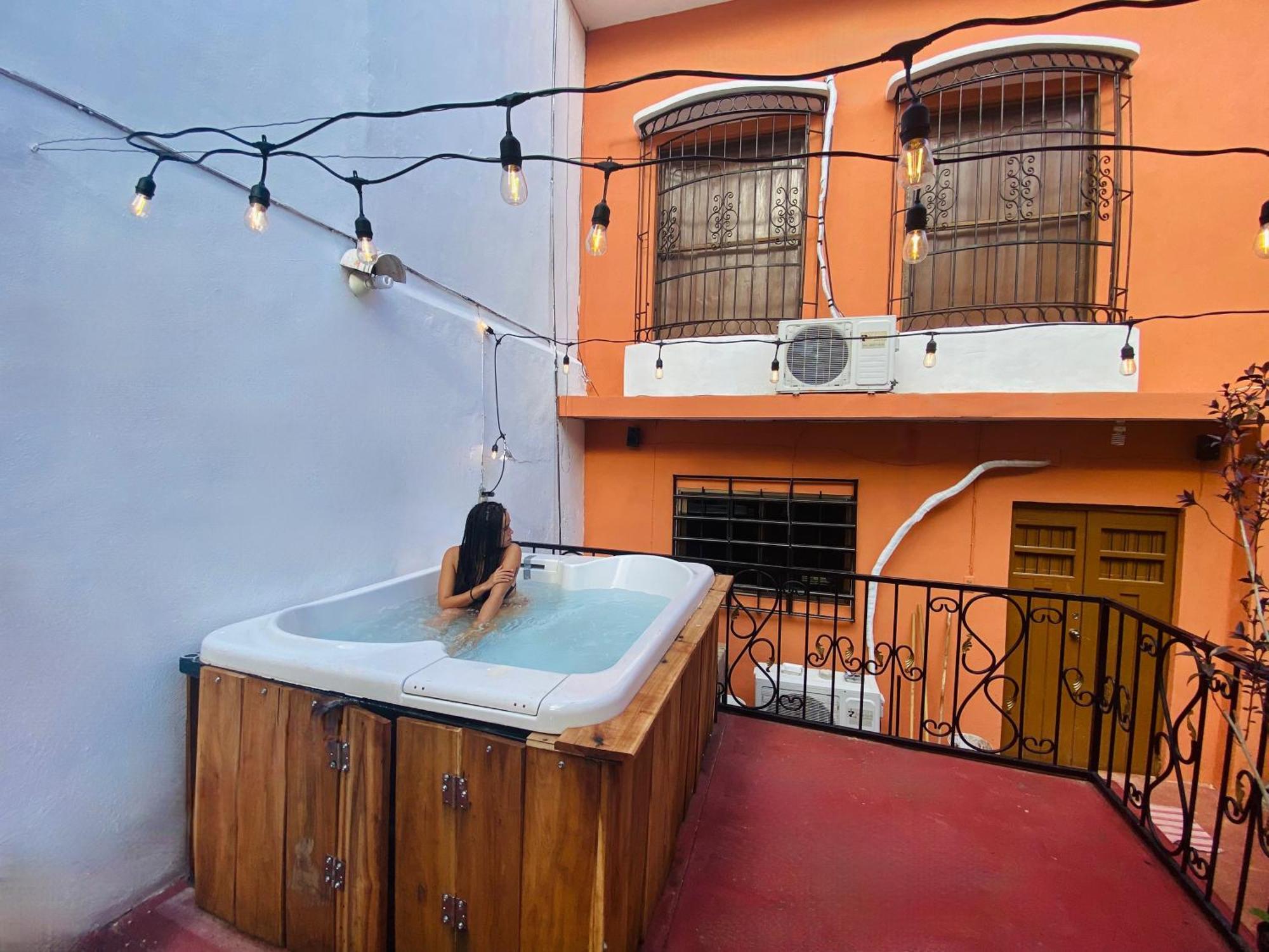Alena Hostal 바야돌리드 외부 사진